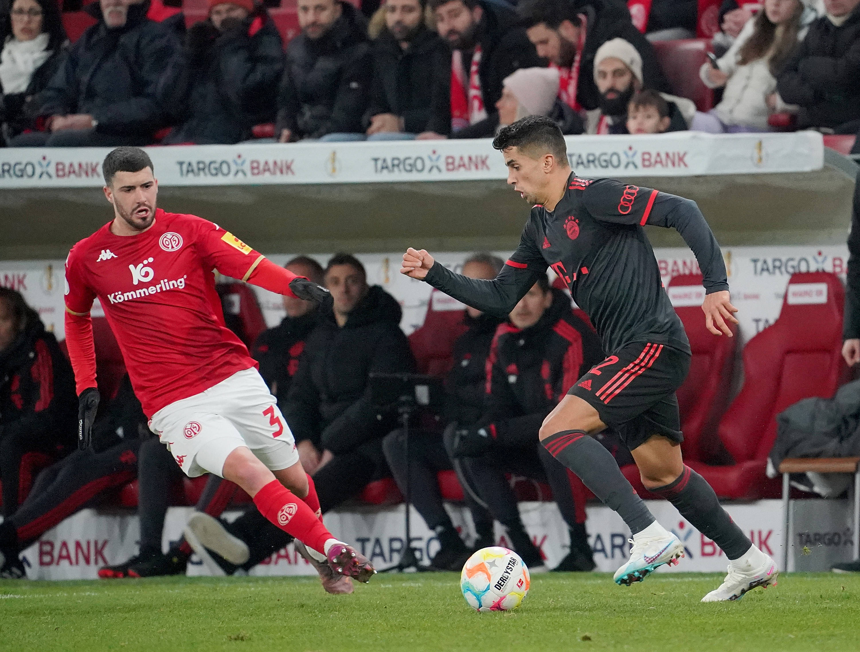 "Wszyscy są szczęśliwi, że go mamy". Gracze Bayernu zachwyceni Joao Cancelo