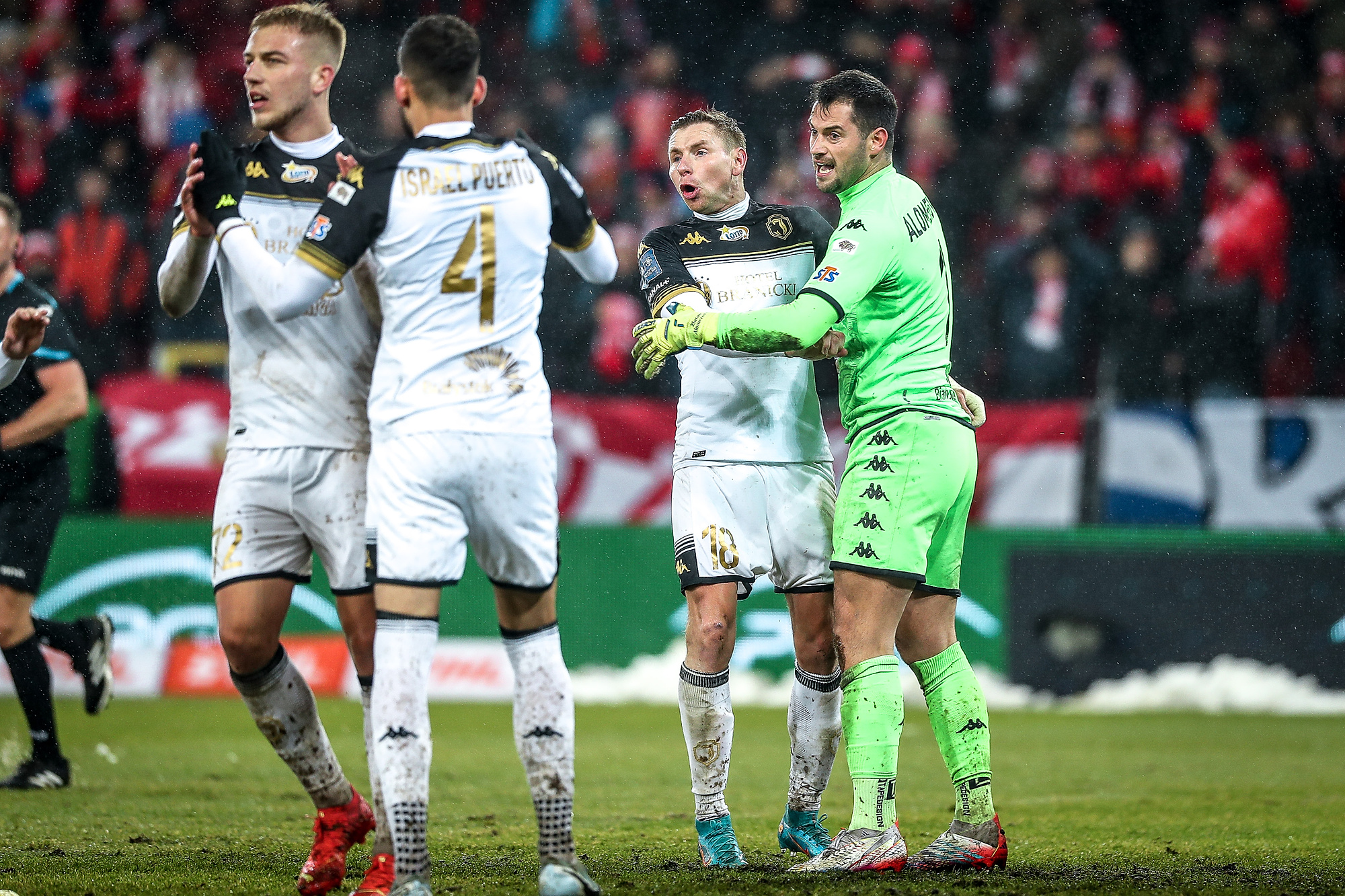 Jagiellonia rzutem na taśmę zremisowała z Widzewem! Samobój w samej końcówce pogrążył beniaminka [WIDEO]