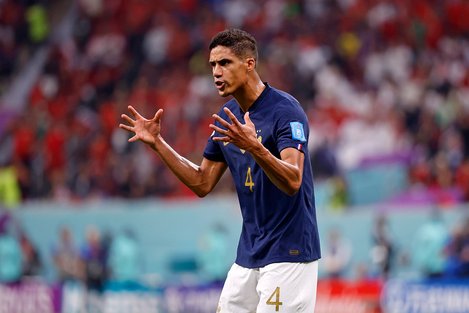 "Duszę się. Varane-piłkarz pożera Varane'a-człowieka". Poruszające słowa Francuza o rozstaniu z reprezentacją