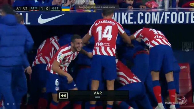 Niecodzienna sytuacja w meczu Atletico! Siedział na ławce i dowiedział się, że strzelił gola [WIDEO]