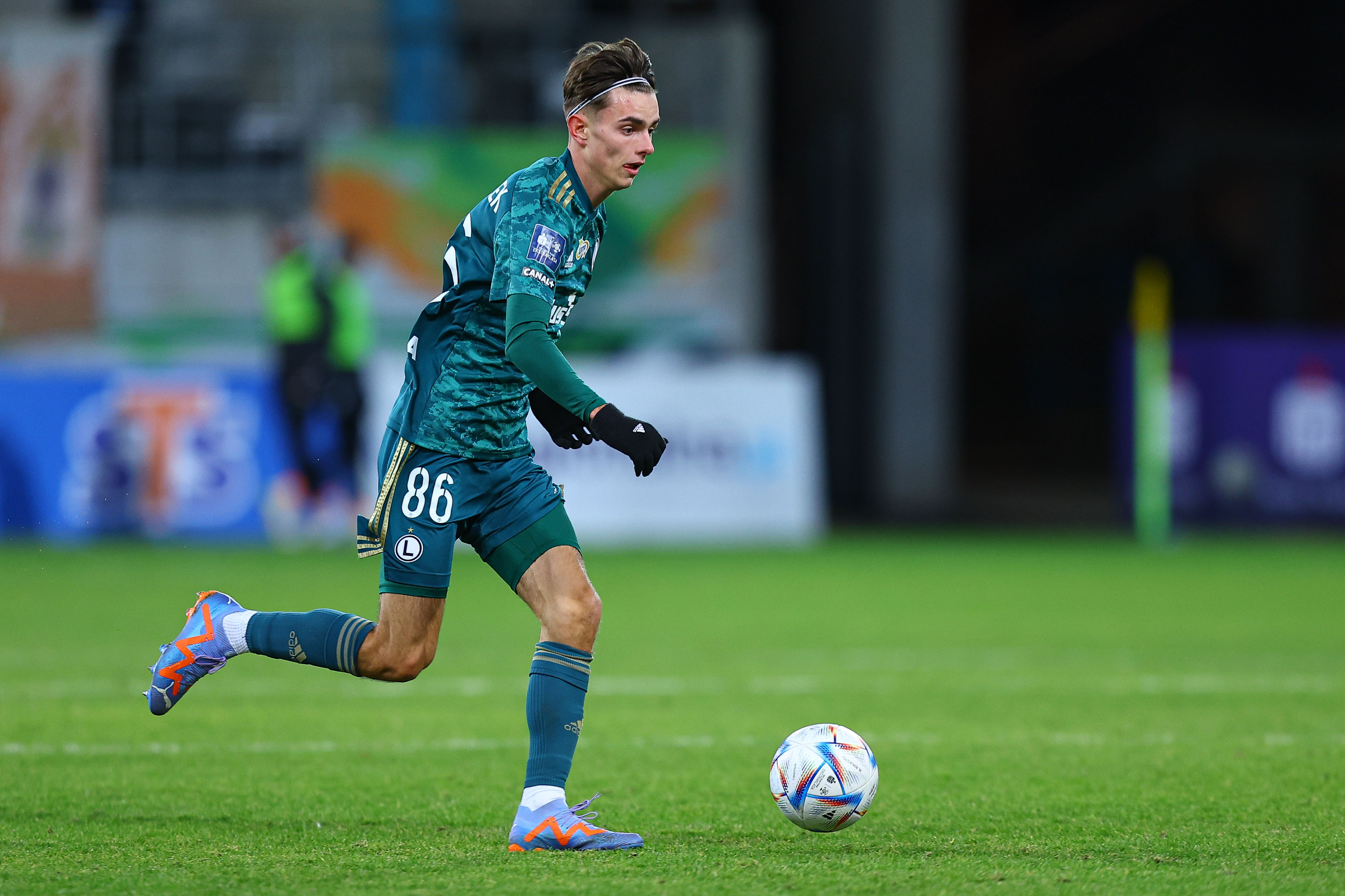 Legia Warszawa przedłużyła kontrakt ze swoim wielkim talentem. Dziennikarz podał szczegóły