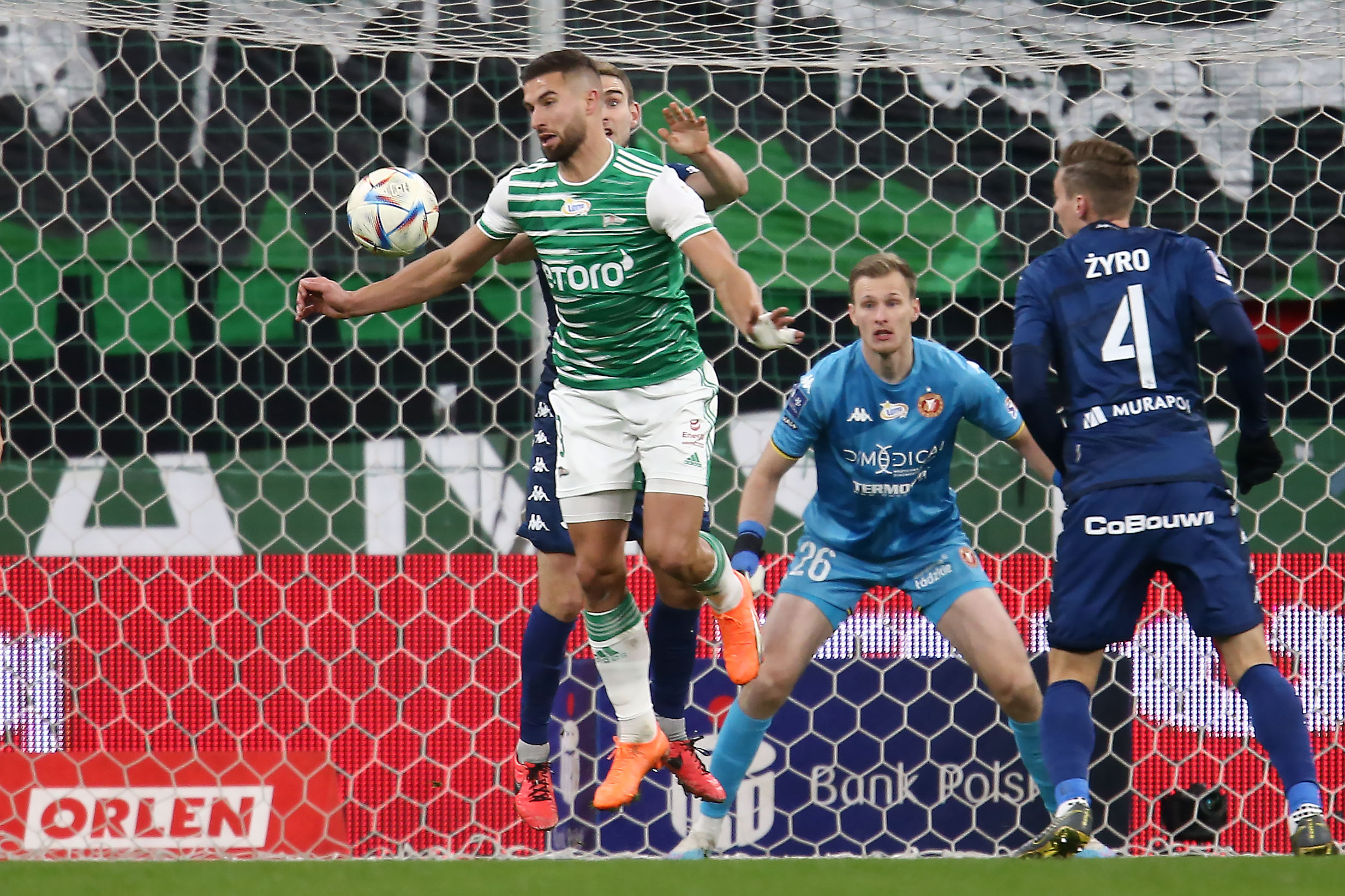 Bezbramkowy remis na oczach nowego selekcjonera. Lechia Gdańsk oddala się od strefy spadkowej [WIDEO]