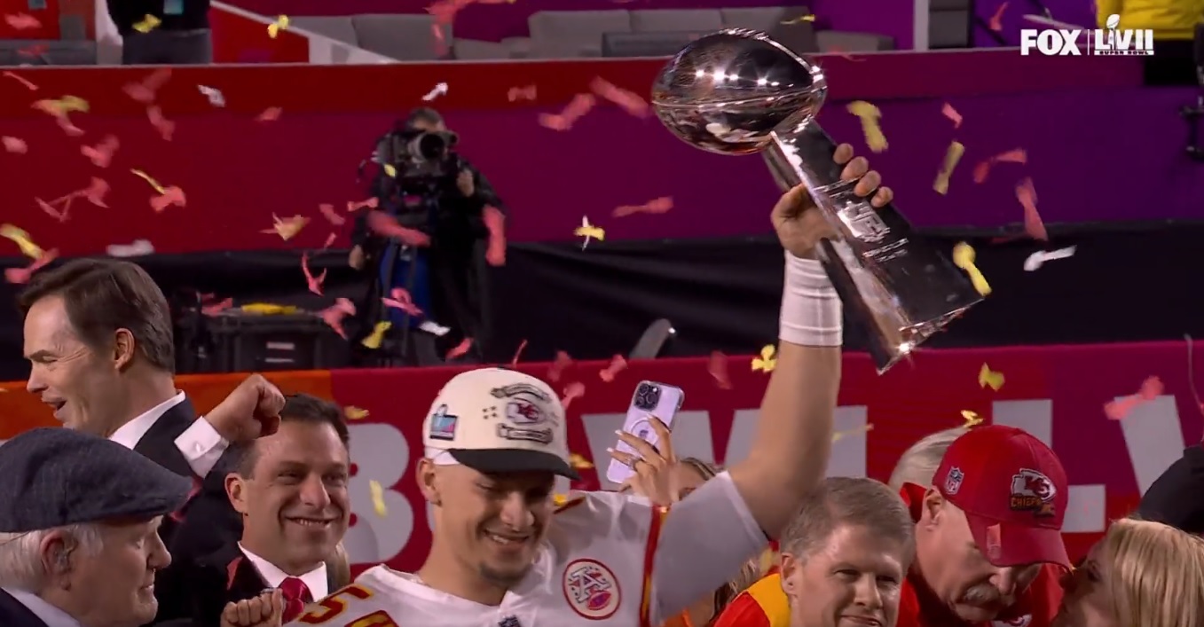 Wielkie emocje w Super Bowl! Wszystko rozstrzygnęło się na 11 sekund przed końcem [WIDEO]