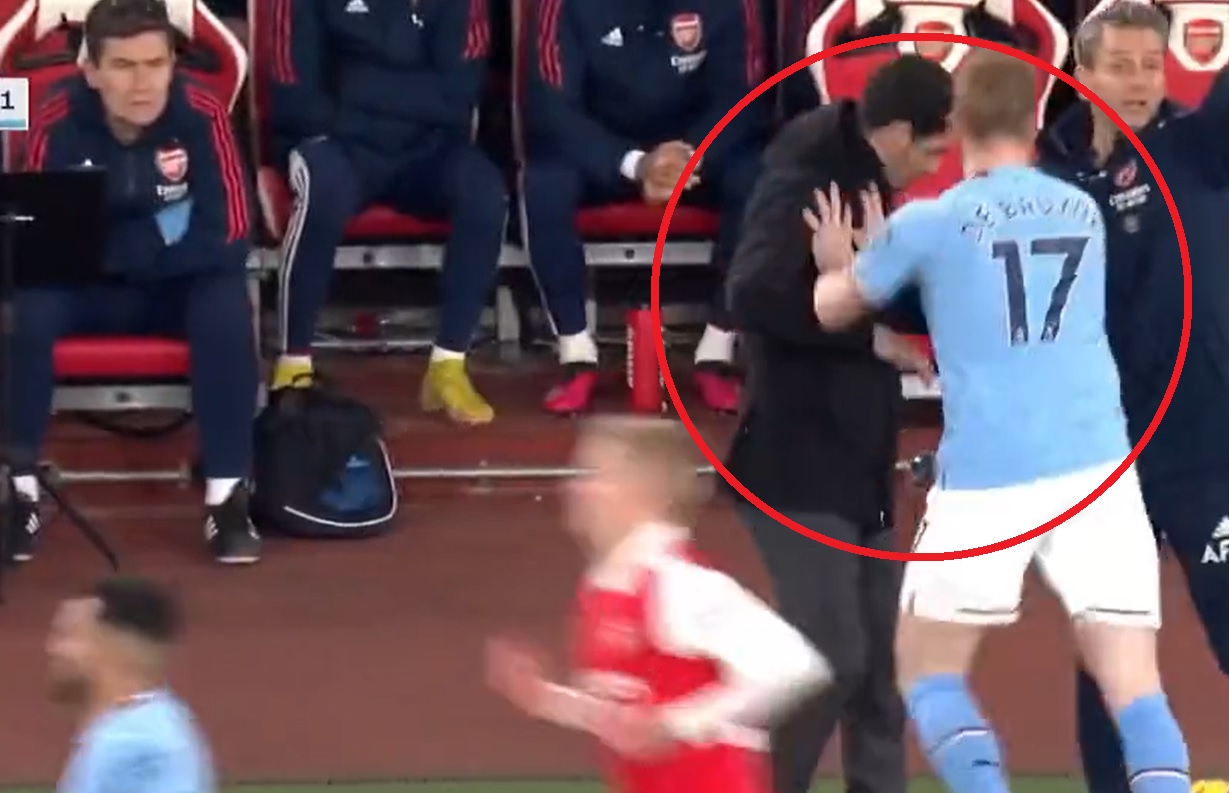 Starcie Kevina De Bruyne i Mikela Artety. Na pomoc ruszył Granit Xhaka [WIDEO]