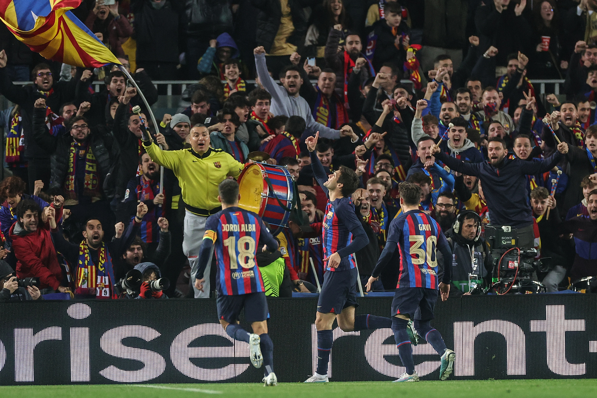 Widowiskowy remis Barcelony z United! Niezwykłe emocje na Camp Nou [WIDEO]