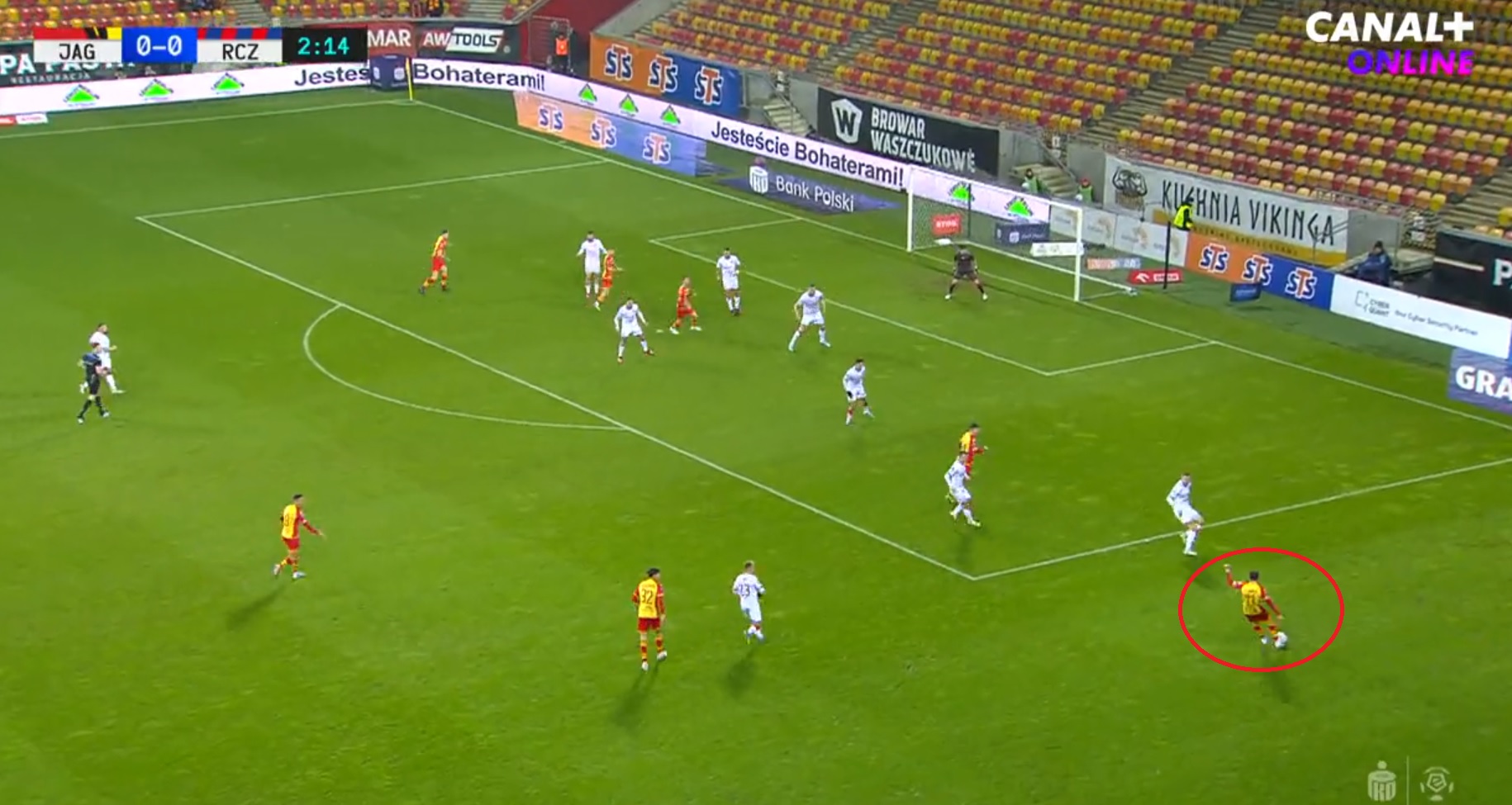 Kuriozalny gol Imaza nie zatrzymał Rakowa. Przepiękne trafienie Jeana Carlosa i wygrana lidera [WIDEO]