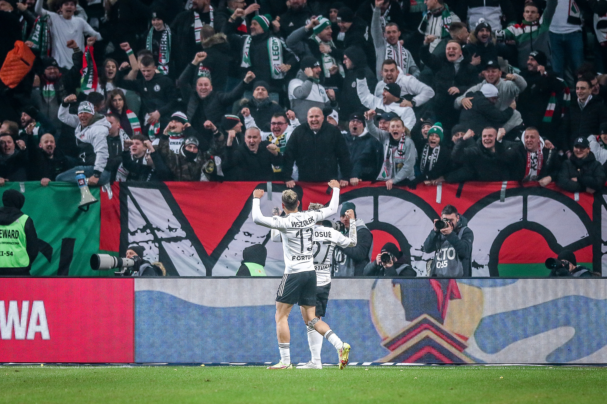 Cztery gole i kapitalne widowisko przy Łazienkowskiej! Remis Legii i Widzewa w ekstraklasowym klasyku [WIDEO]