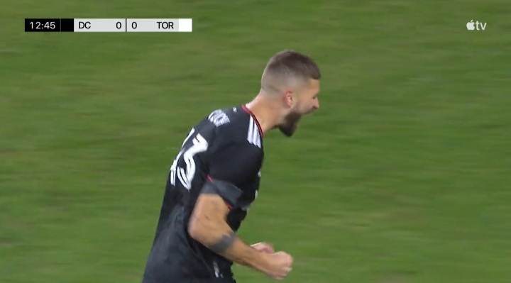 Wymarzony debiut Mateusza Klicha w MLS! Polak idealnie przymierzył z dystansu [WIDEO]