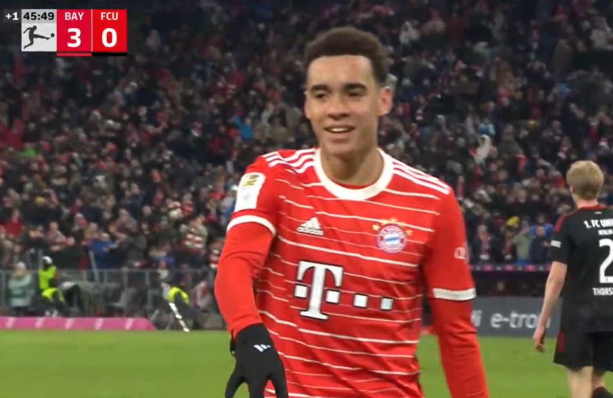 Koncert Bayernu Monachium w hicie Bundesligi! Mistrzowie Niemiec nie dali szans rywalom [WIDEO]