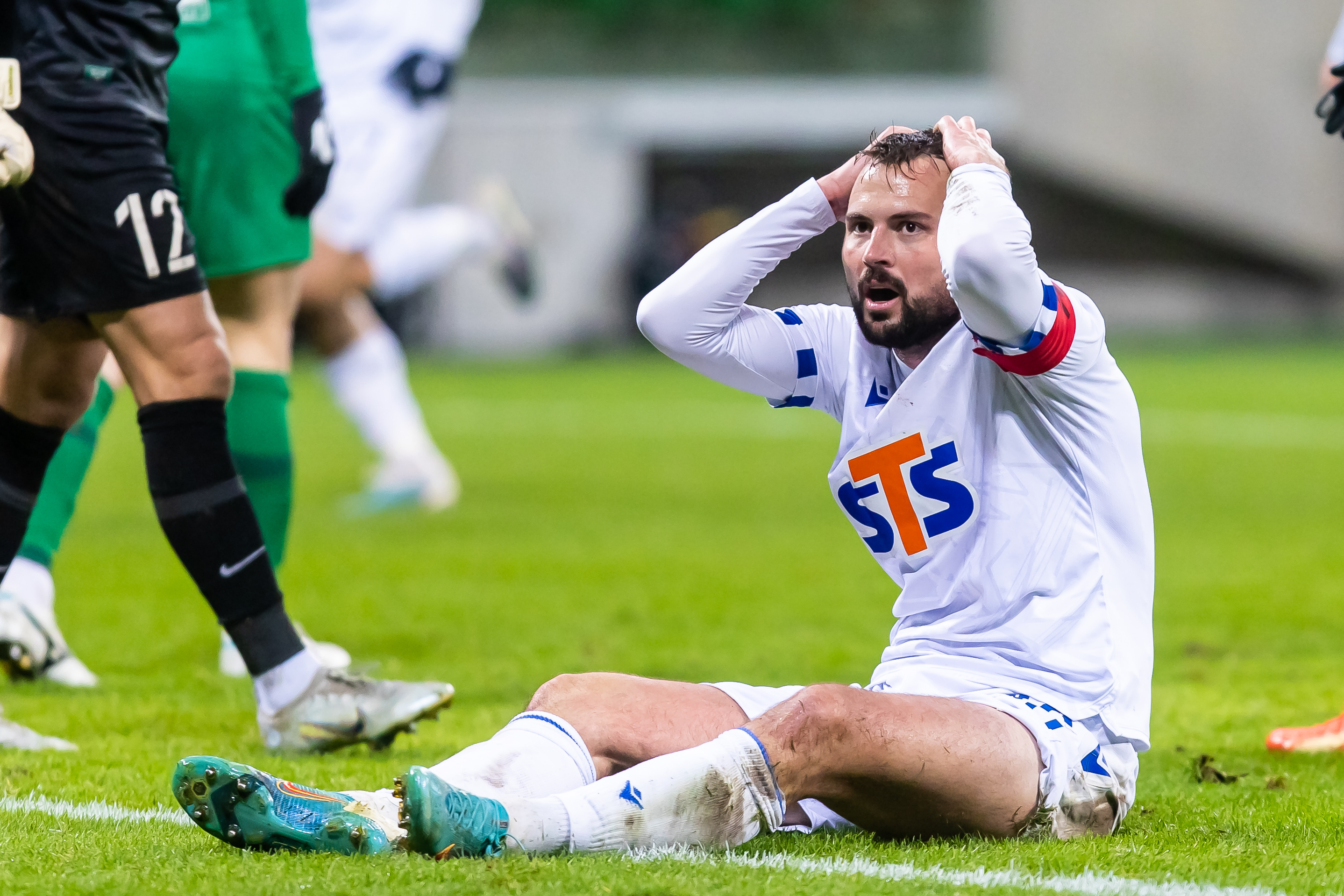 Lech Poznań znów niespodziewanie przegrał w Ekstraklasie! Dwie czerwone kartki we Wrocławiu [WIDEO]