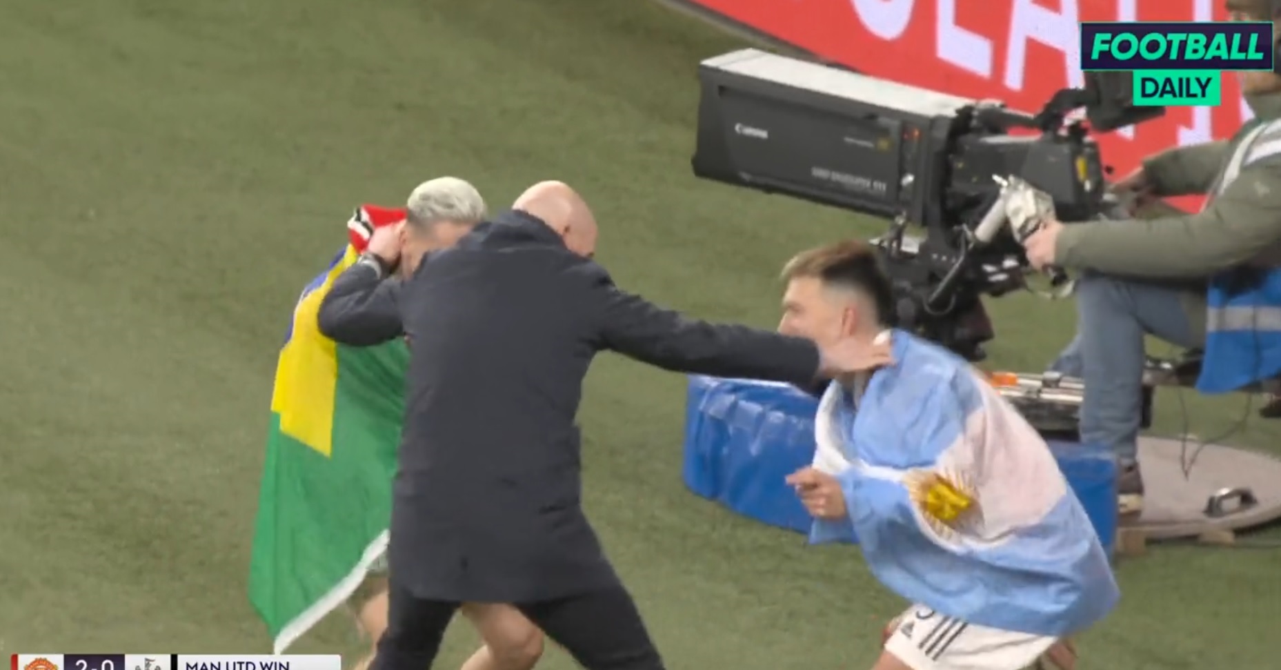Znany dziennikarz kpi z Erika ten Haga. Poszło o reakcję na triumf w Pucharze Ligi. "To żenujące" [WIDEO]