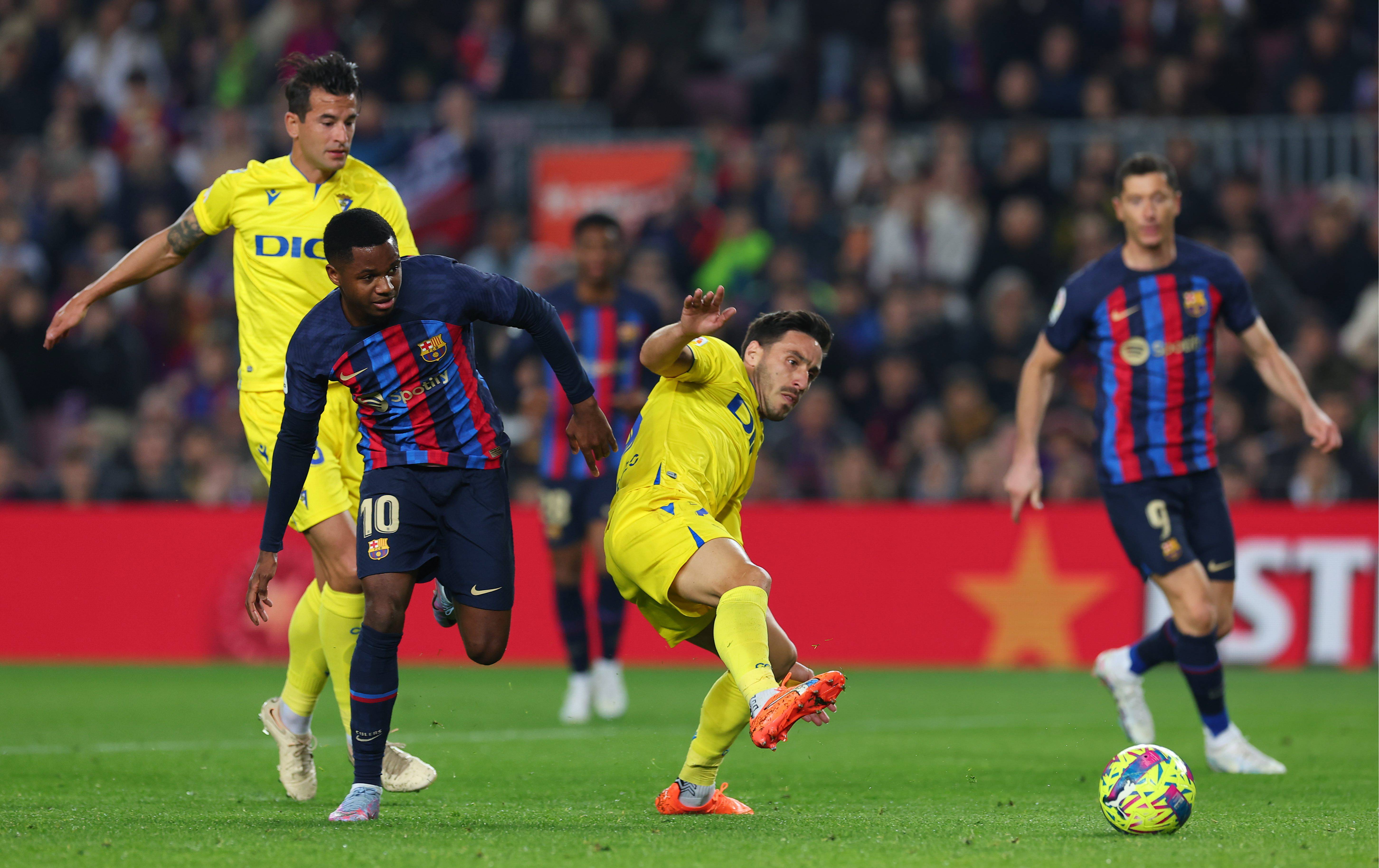 Media: FC Barcelona wytypowała piłkarzy do odejścia. Klub może skreślić swój wielki talent