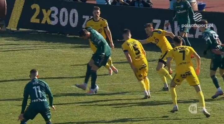 Rewelacja Pucharu Polski odpadła z Legią Warszawa! Efektowny gol piętą Tomasa Pekharta [WIDEO]