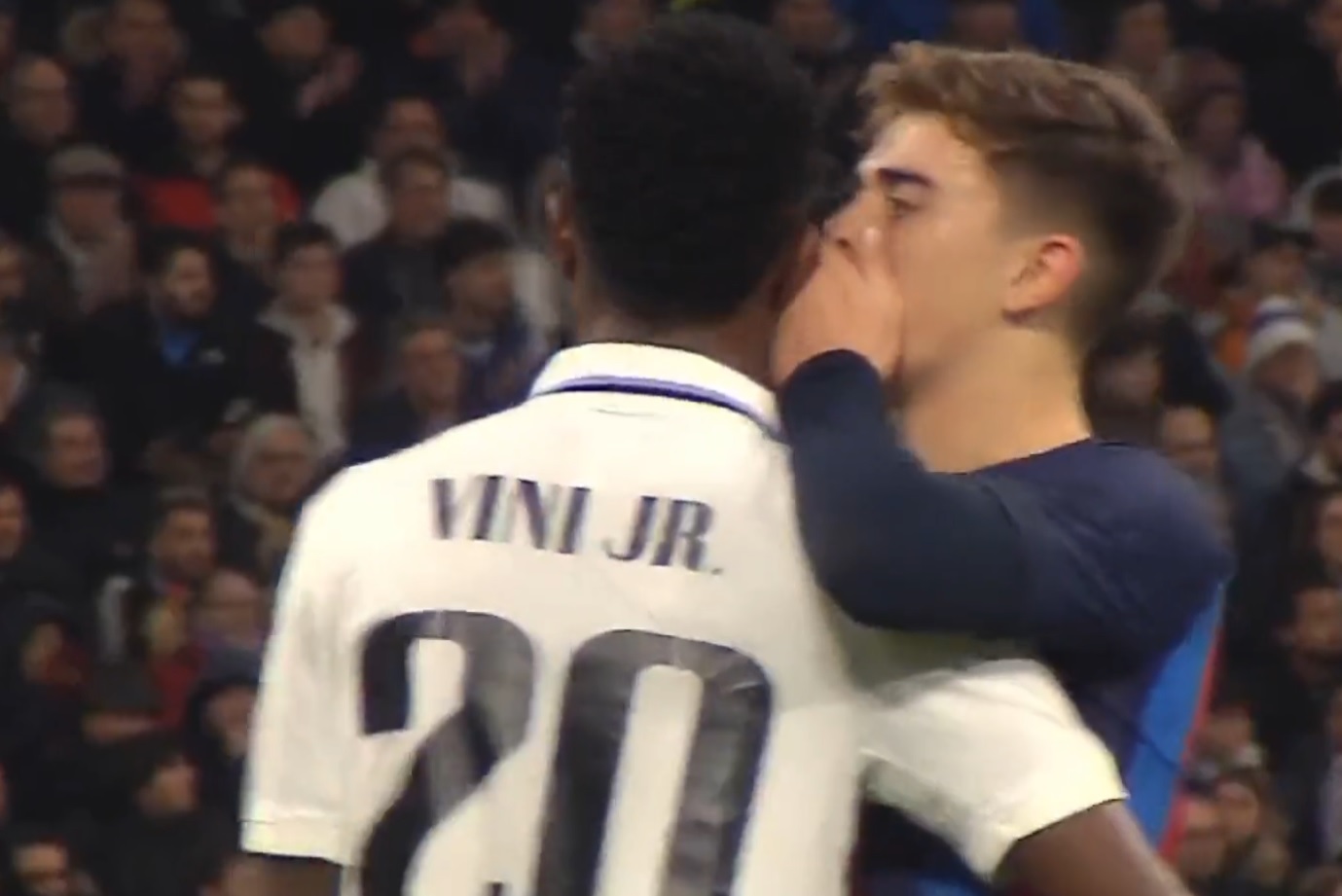 Gavi zwyzywał Viniciusa Jr. Zachowanie zawodnika FC Barcelony nagrały kamery [WIDEO]