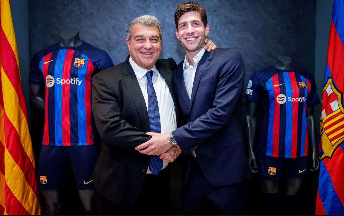FC Barcelona dogadała się z doświadczonym piłkarzem. Nowa umowa oficjalnie potwierdzona