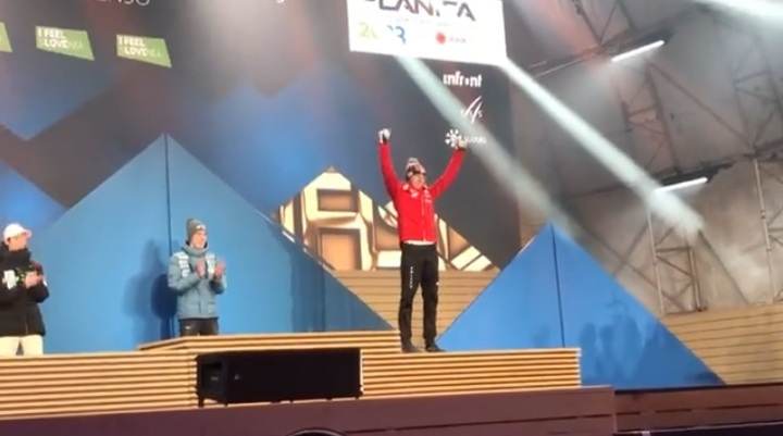 Dawid Kubacki odebrał medal mistrzostw świata! Piękne sceny w Planicy [WIDEO]