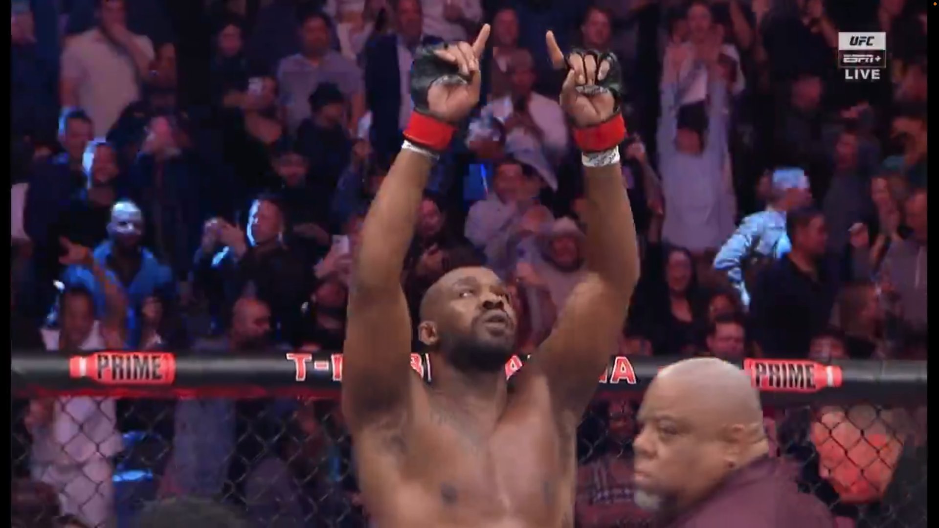Skandal! Mistrz UFC oskarżony o napaść podczas kontroli antydopingowej