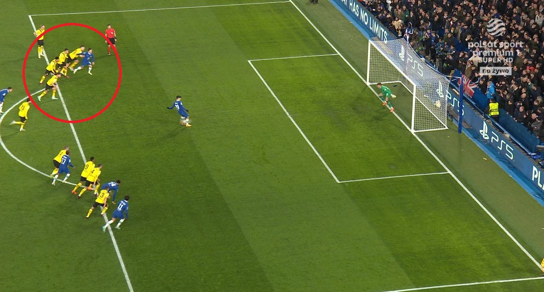 Gol na wagę awansu Chelsea wywołał wielkie kontrowersje. To dlatego sędzia kazał powtórzyć rzut karny [WIDEO]