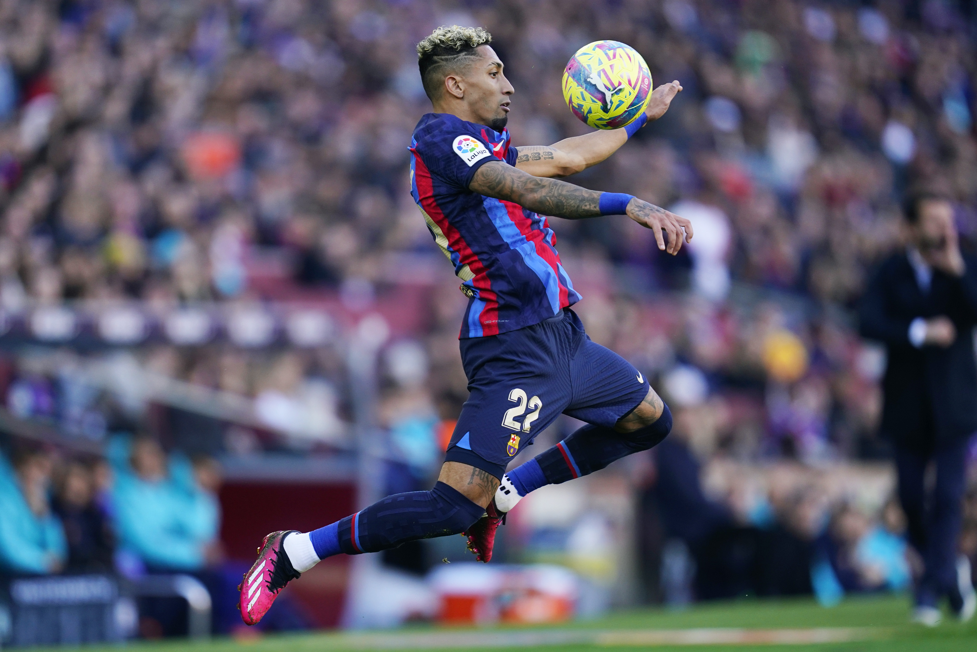 Media: FC Barcelona chce sprzedać piłkarzy za 100 mln euro. Pięć nazwisk na liście do odejścia