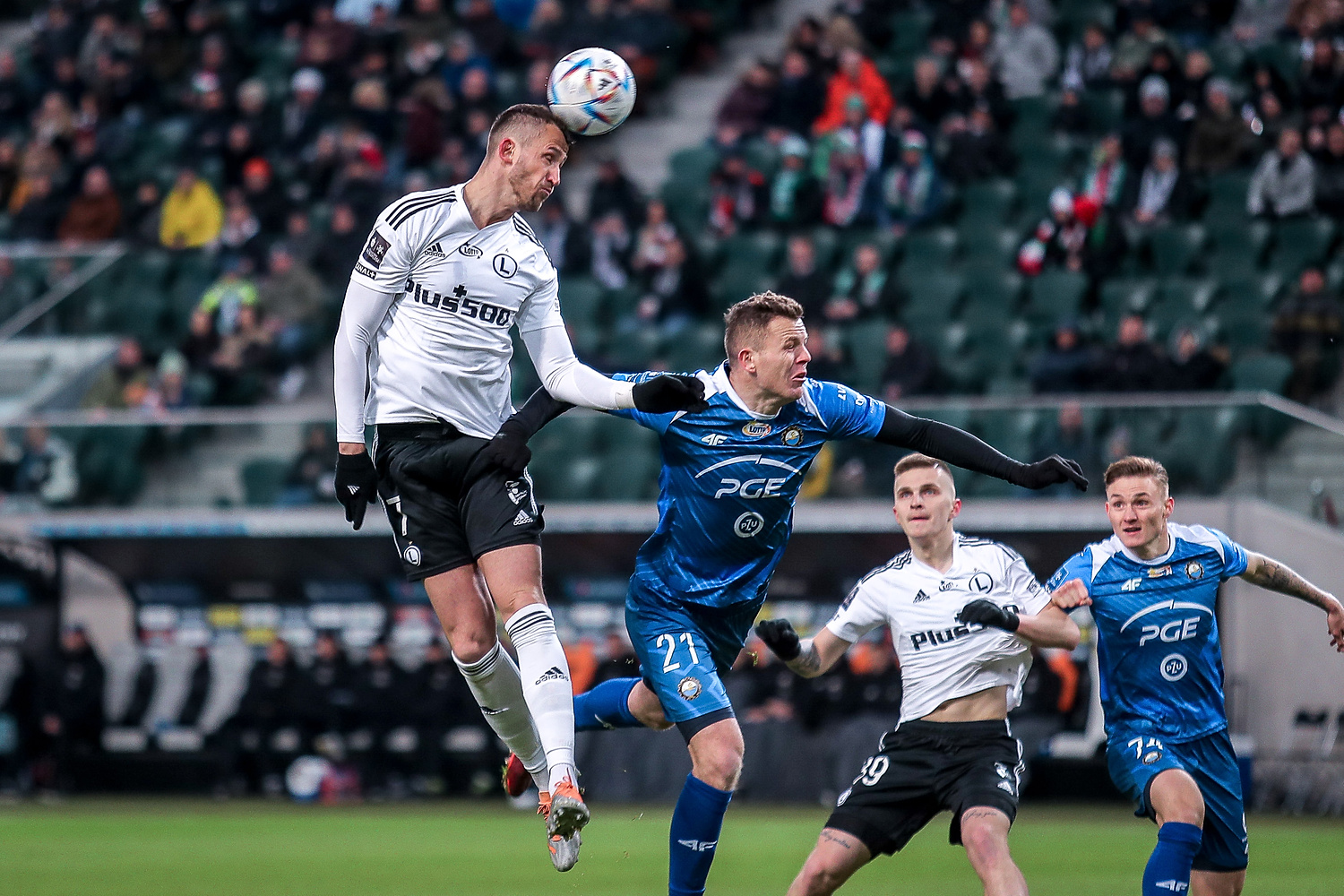Legia odpowiedziała na zwycięstwo Rakowa! Nie do wiary, że Stal Mielec nie strzeliła gola w Warszawie [WIDEO]