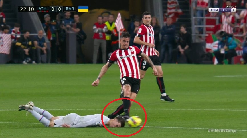 Gavi zrobił... wślizg głową. Kuriozalne zagranie pomocnika FC Barcelony [WIDEO]