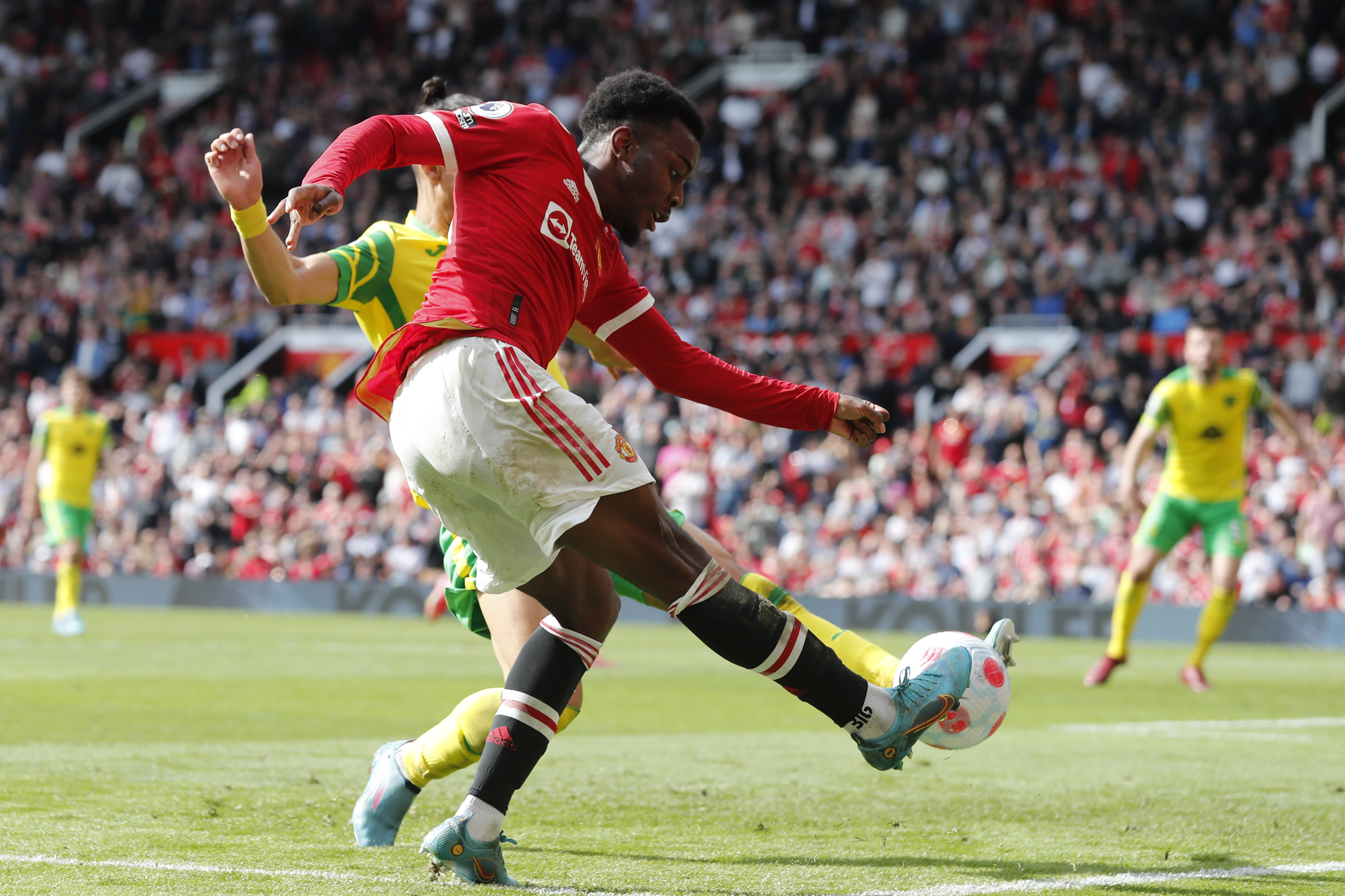 Manchester United sprzedał utalentowanego piłkarza. 21-latek zostaje w Premier League!