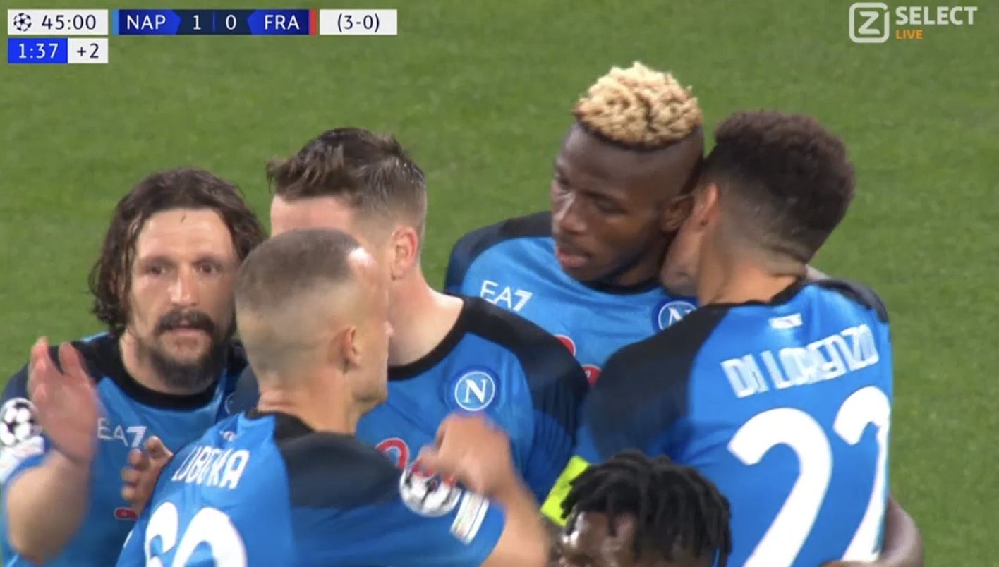 Napoli rozbiło Eintracht Frankfurt i jest w ćwierćfinale! Dublet Osimhena, Zieliński dobił rywali [WIDEO]