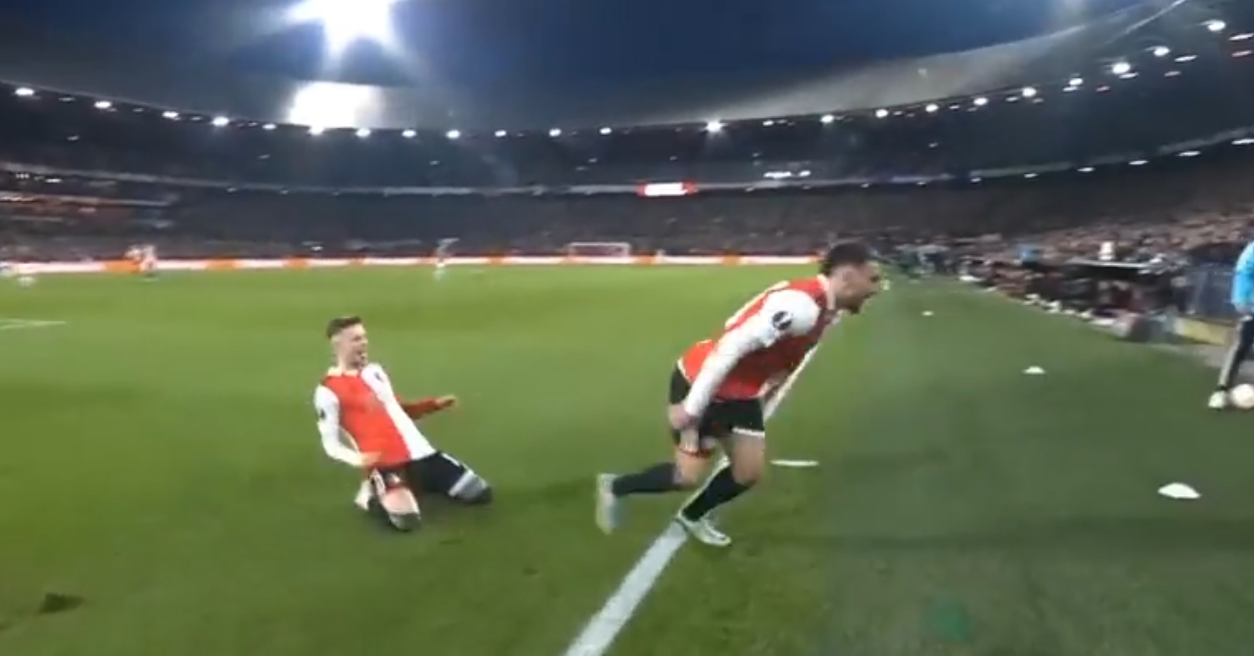 Feyenoord Rotterdam zdemolował Szachtar Donieck! 7:1, Sebastian Szymański z asystą [WIDEO]