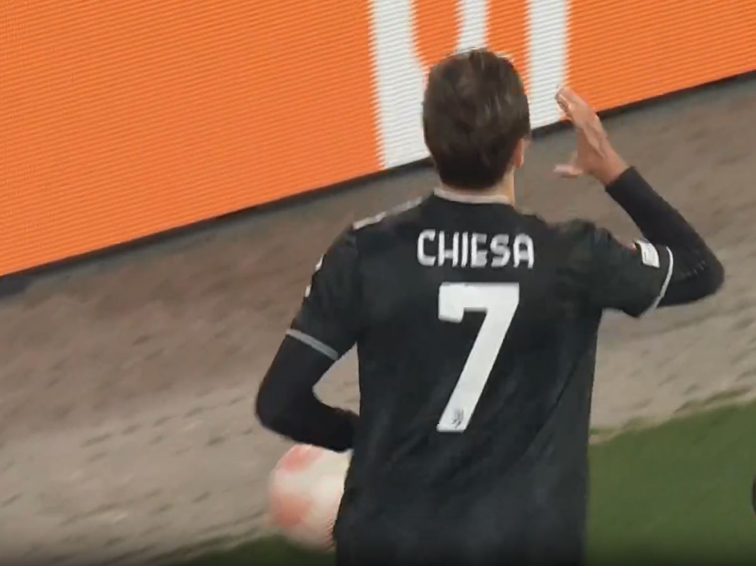 Juventus w ćwierćfinale Ligi Europy. Była interwencja VAR i gol z rzutu karnego [WIDEO]