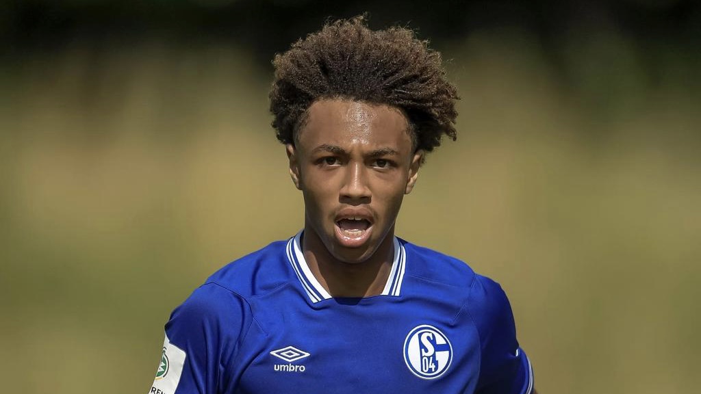 Piłkarz Schalke może być lekiem na lewą obronę kadry. "Wychowałem się po polsku, wybór jest jasny"