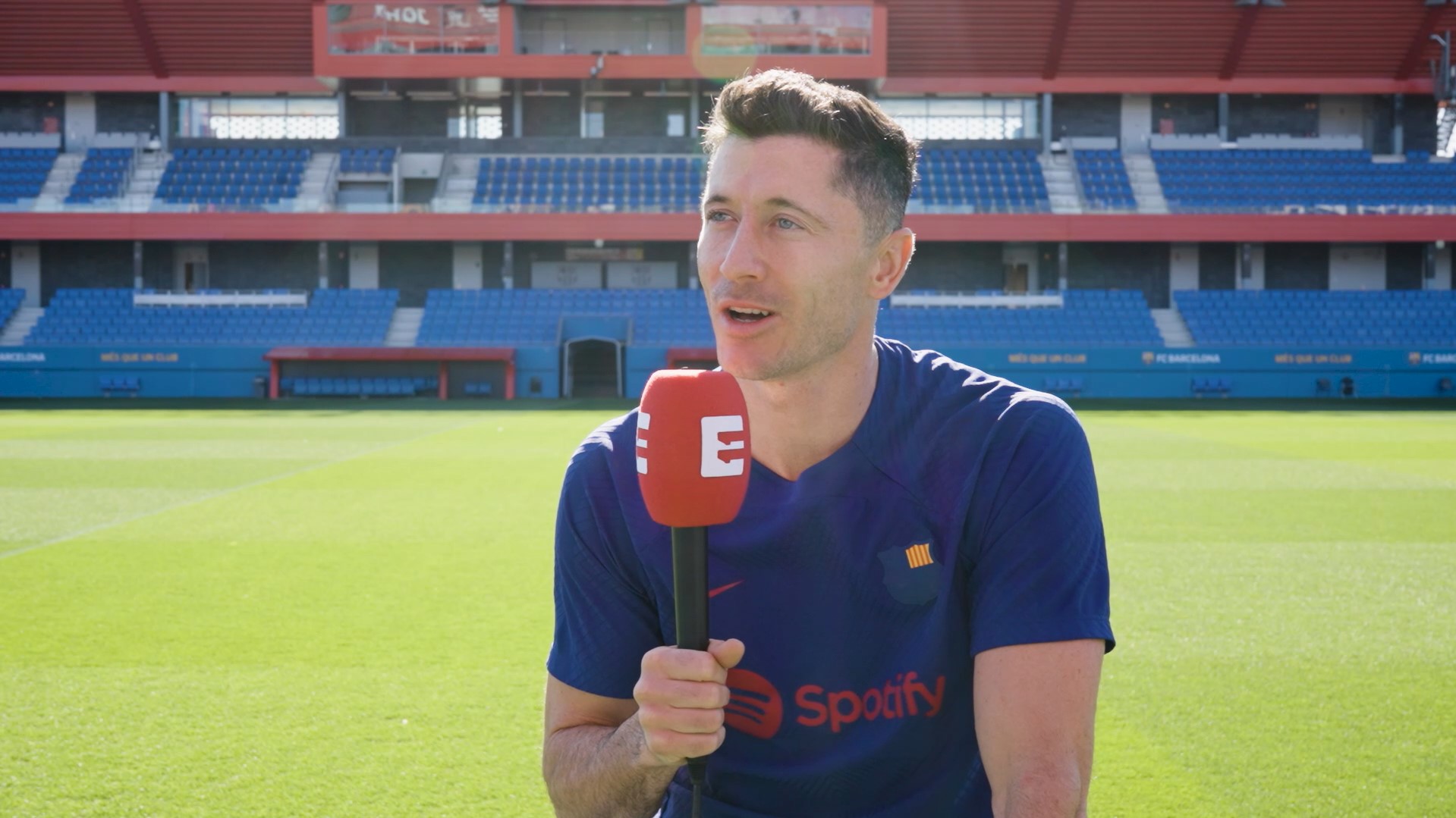 "Ostatnie tygodnie nie były łatwe". Robert Lewandowski wyjaśnił powody swojej gorszej formy [WIDEO]