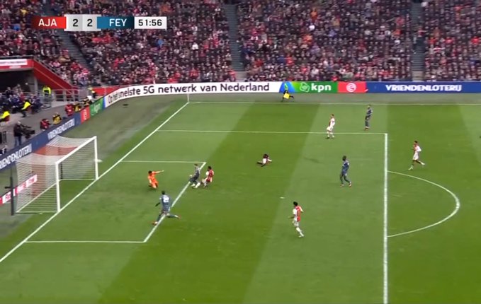 Gol Sebastiana Szymańskiego przeciwko Ajaksowi Amsterdam! Polak trafił w hicie Eredivisie [WIDEO]