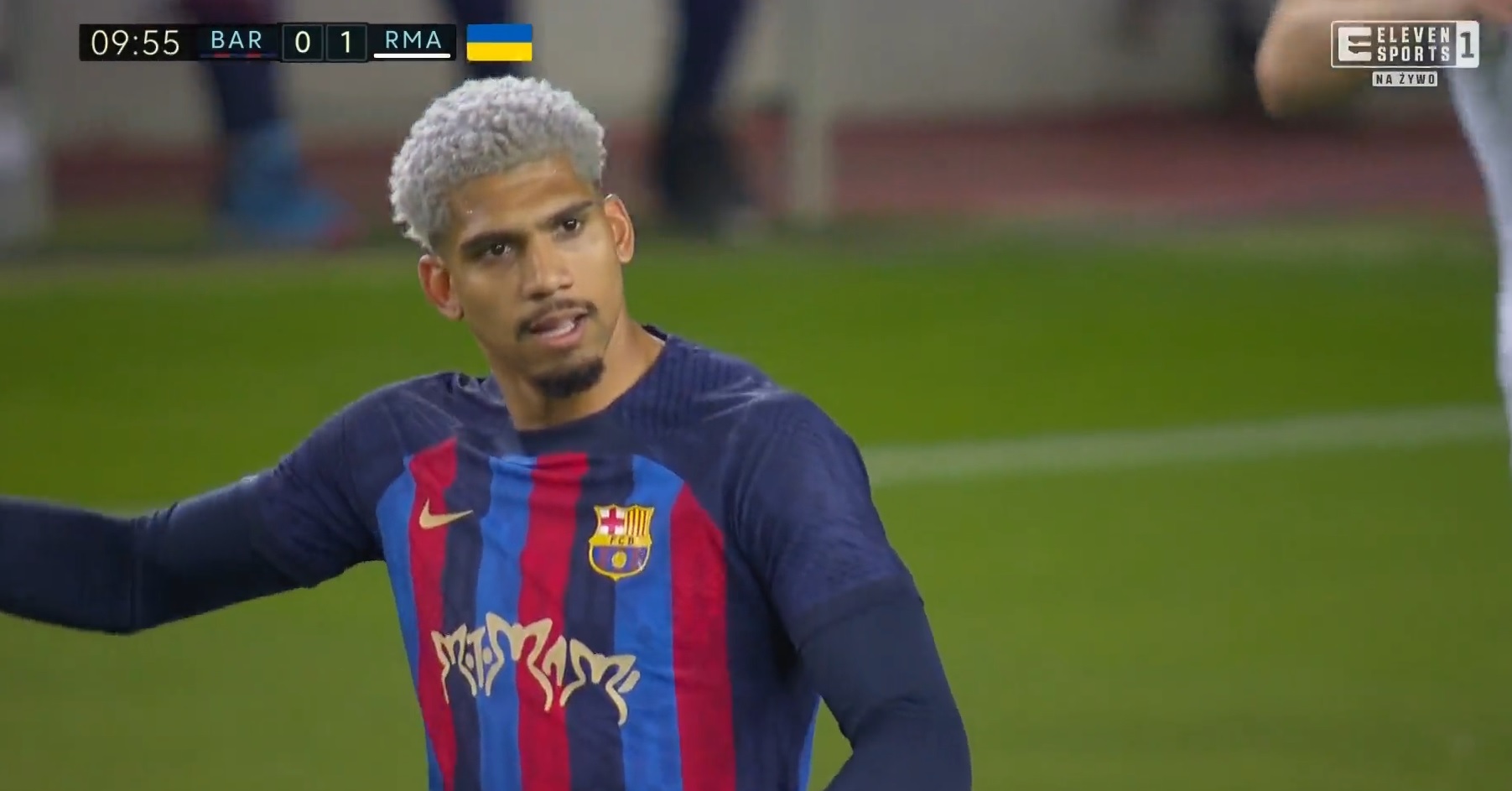 Kuriozalny samobój na początek El Clasico! Ronald Araujo pokonał własnego bramkarza [WIDEO]