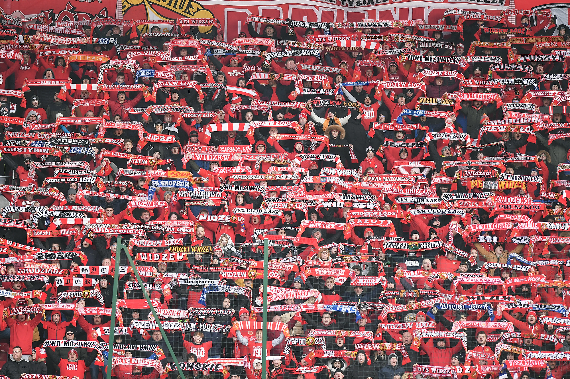Jedni 16 tysięcy, inni ledwie tysiąc. Porównaliśmy liczbę karnetów w każdym klubie Ekstraklasy. Są zaskoczenia