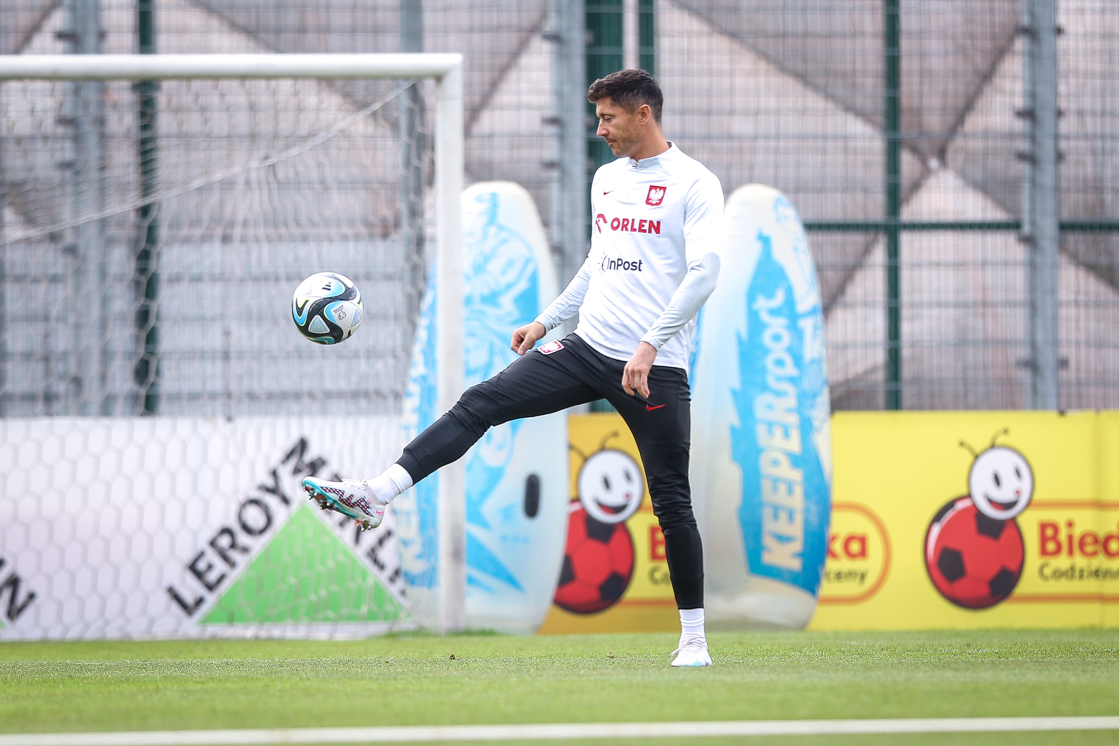 Ostatni trening Polaków przed wylotem do Pragi. Dobre wieści dla Santosa. "Skończyło się na strachu"