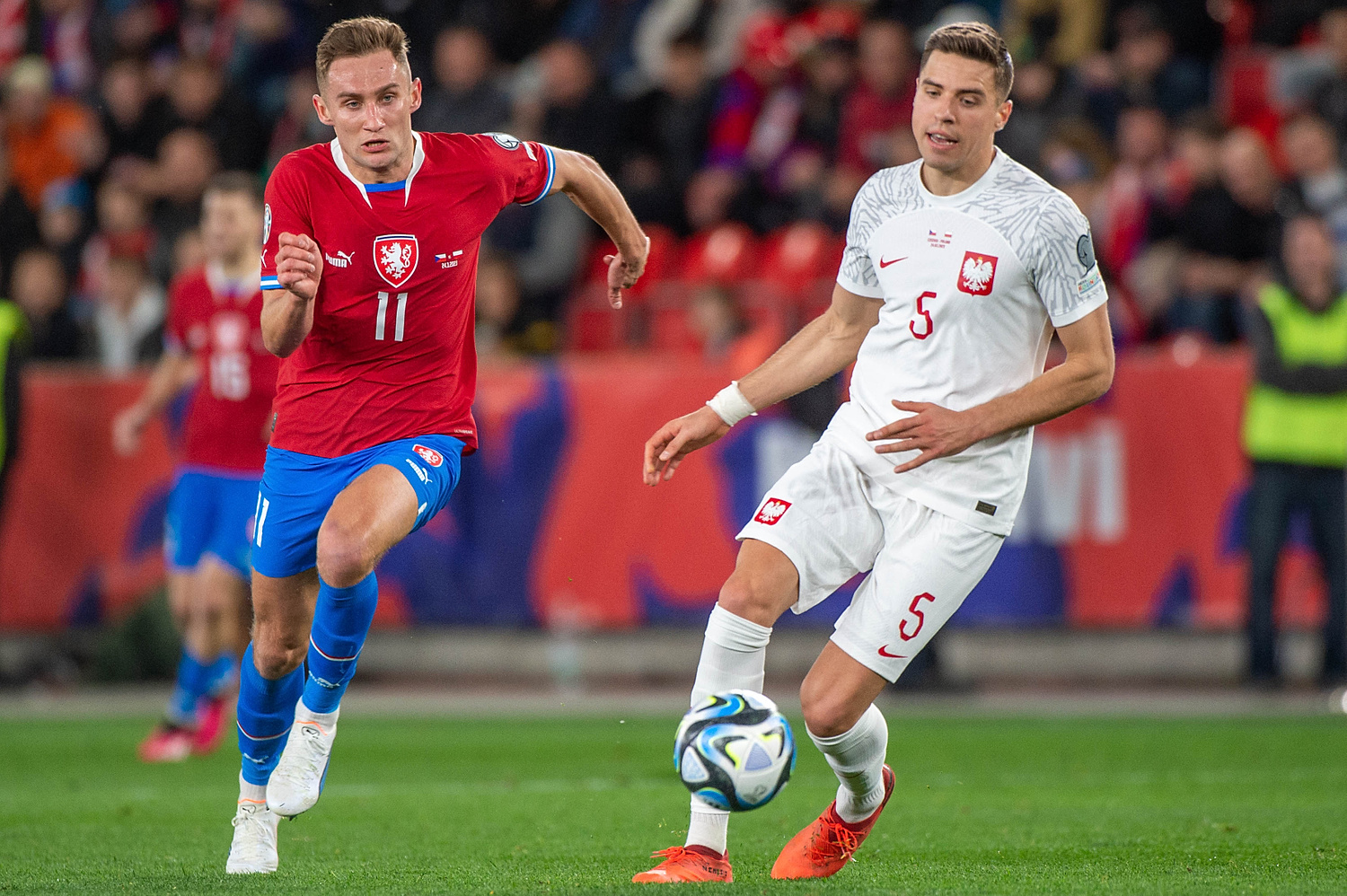 "Noc była dla nas bardzo trudna". Bednarek zdradził, jak kadrowicze zareagowali na klęskę z Czechami