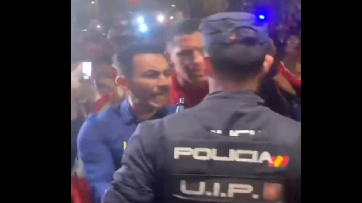 Skandal w Madrycie, piłkarze pobili się z policją! Kapitan reprezentacji aresztowany [WIDEO]
