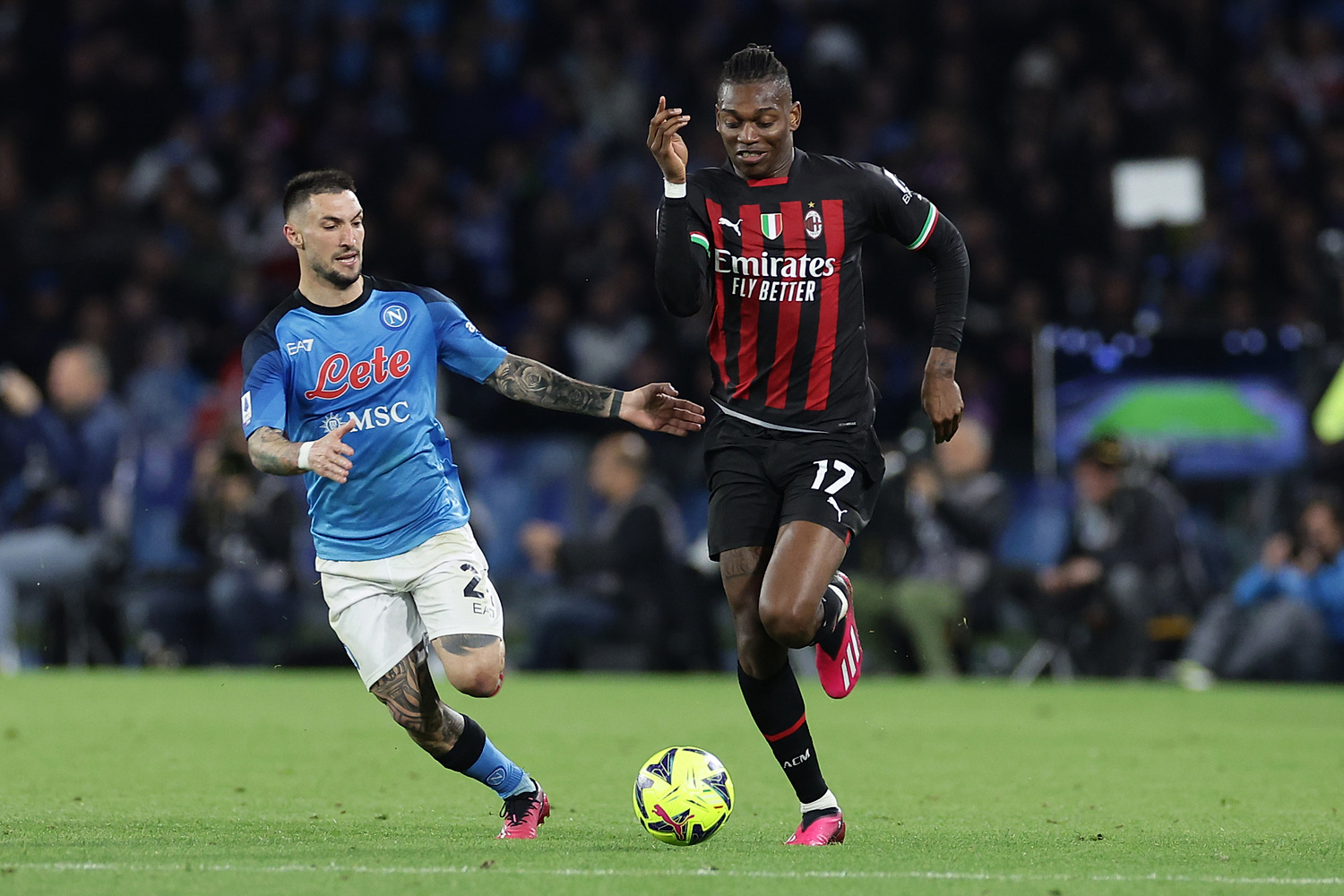 Szok w Neapolu! Milan spuścił manto liderowi Serie A. Piłkarze Napoli grali jak sparaliżowani [WIDEO]