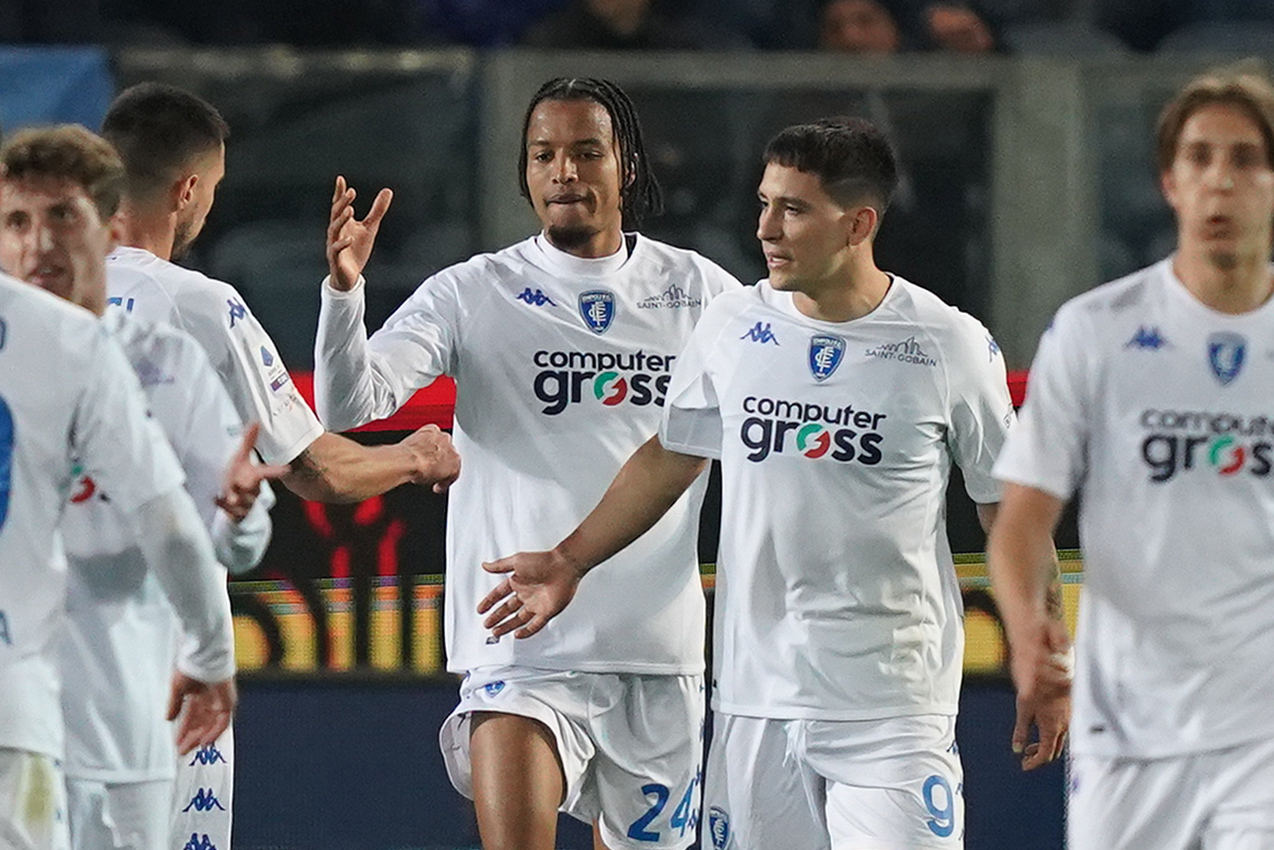 Pożar przed meczem Serie A! Piłkarze zostali ewakuowani z szatni [WIDEO]