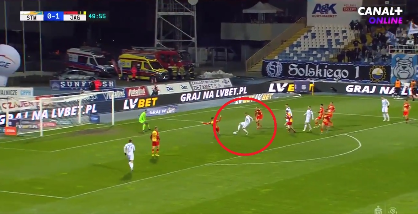 Takie dryblingi w Ekstraklasie to rzadkość! Piękna akcja bramkowa Stali Mielec [WIDEO]