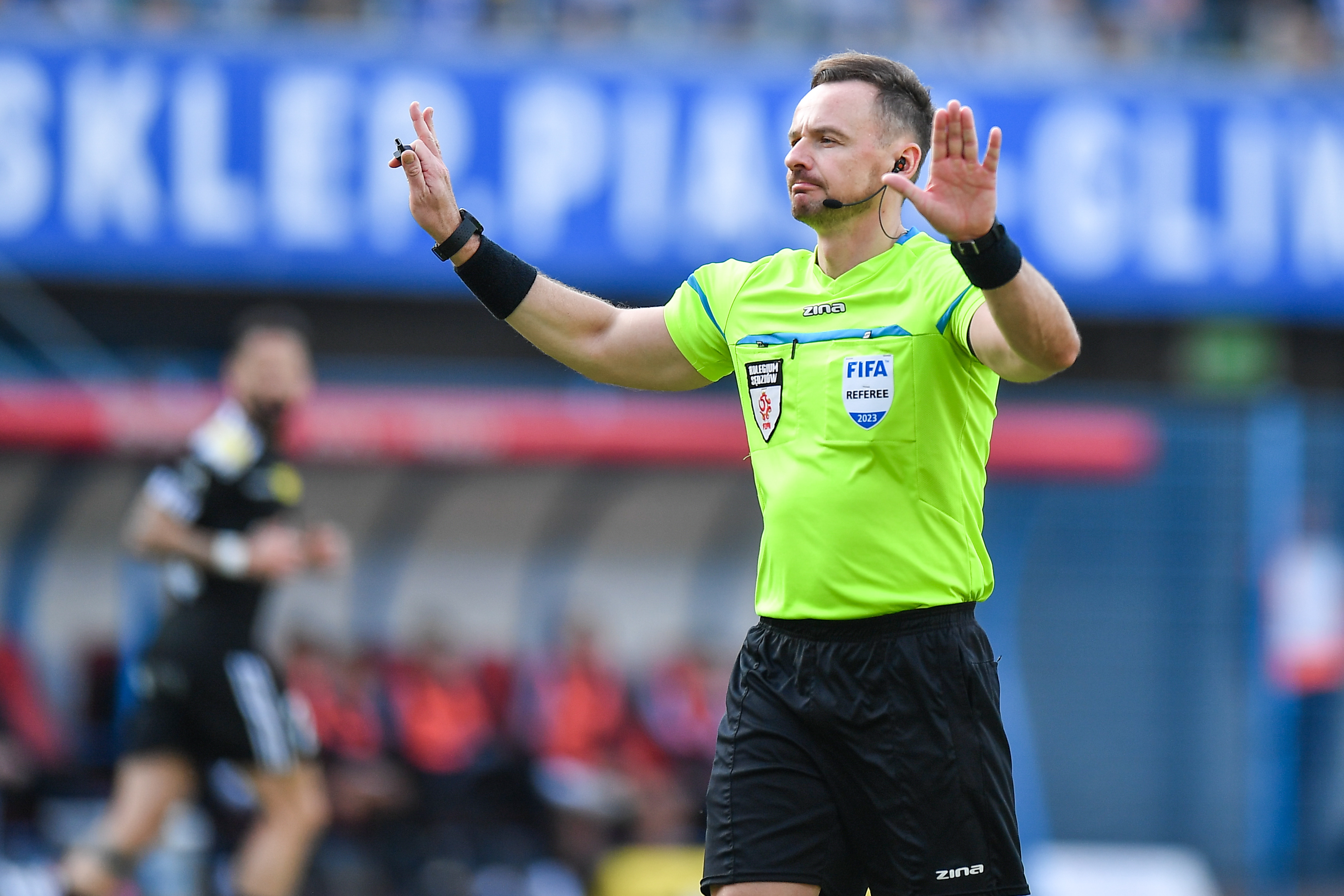 UEFA zbada skandal z udziałem Pawła Raczkowskiego. Ruszyło postępowanie