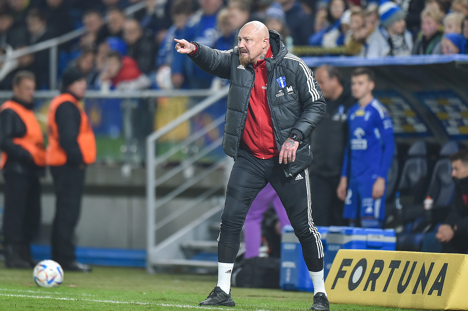 Media: Awantura w sztabie szkoleniowym Wisły Płock. Jeden z trenerów stracił panowanie nad sobą