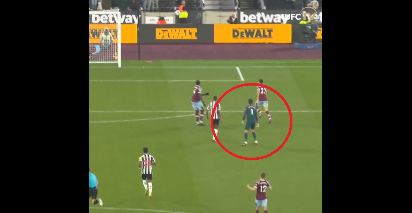 Fabiański stał i patrzył, jak piłka wpada do bramki. Koszmarny błąd Polaka w meczu z Newcastle [WIDEO]