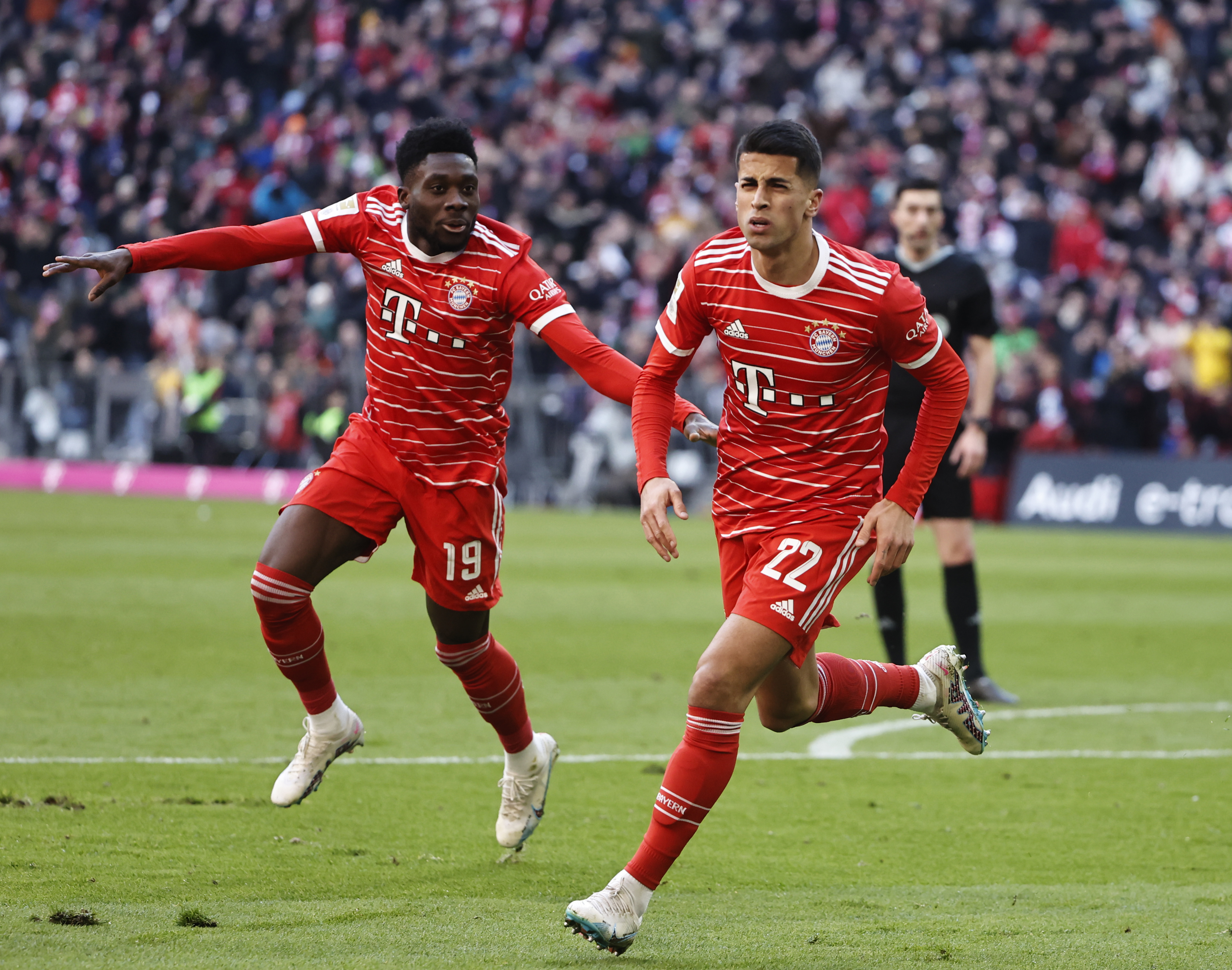 Zarząd Bayernu poruszył temat wykupu Joao Cancelo, padła konkretna kwota. Wtedy podejmą decyzję