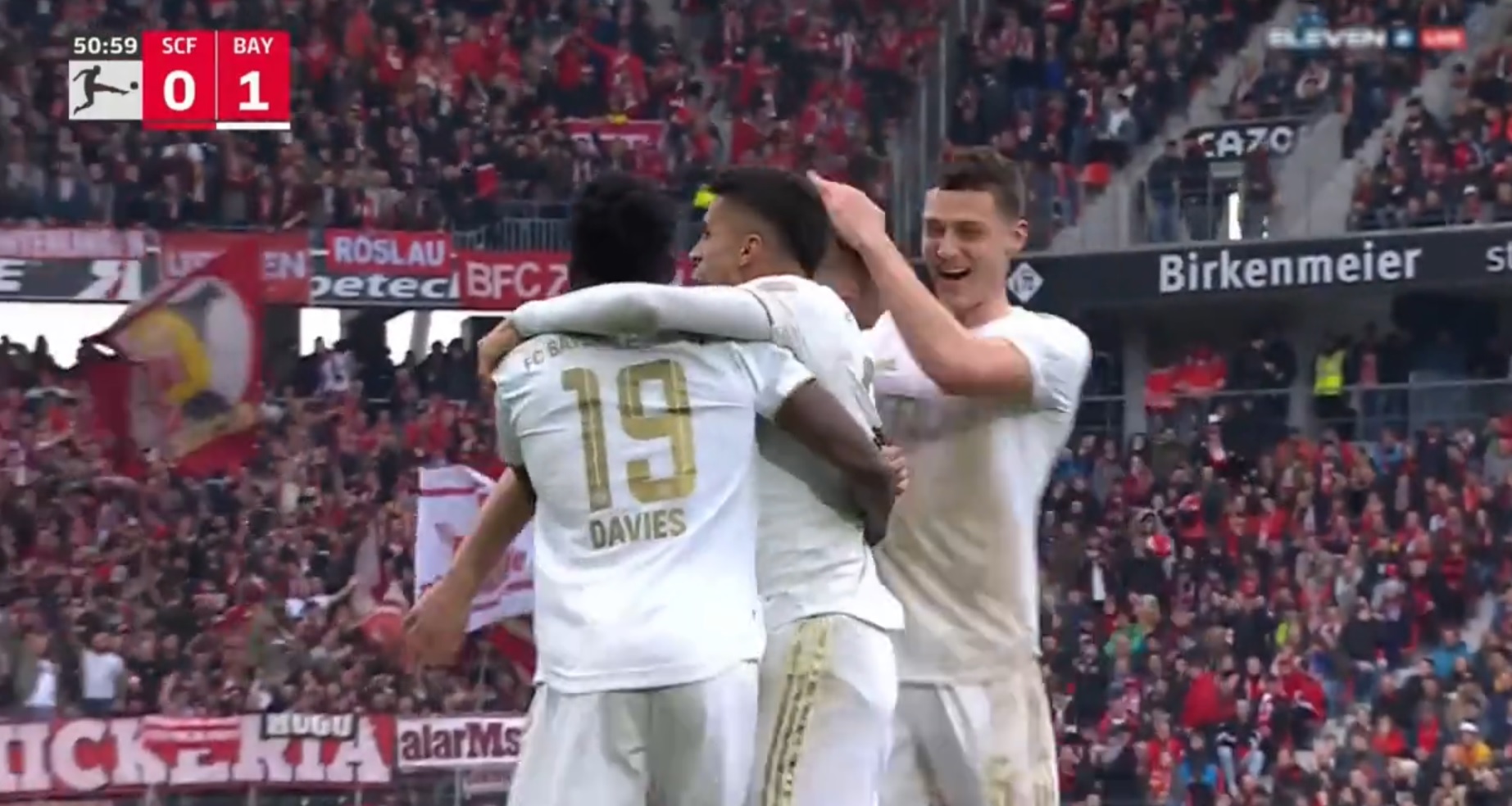 Bayern Monachium zrewanżował się Freiburgowi. Piękny gol De Ligta na wagę trzech punktów [WIDEO]
