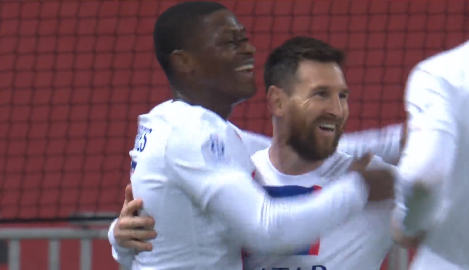 PSG przełamało się w Ligue 1! Pudło Mbappe w końcówce, gole Messiego i Ramosa [WIDEO]