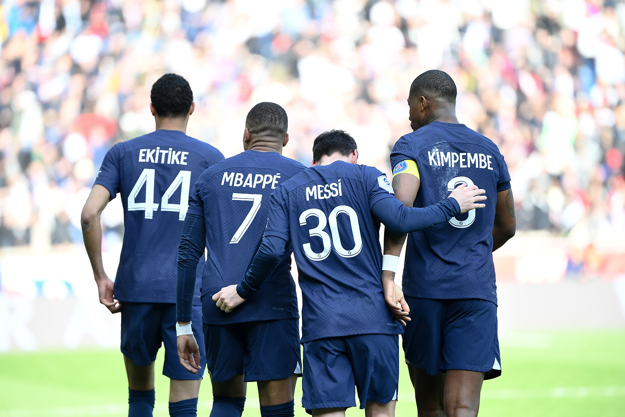 Dwa kluby Premier League walczą o gracza PSG. Luis Enrique nie widzi dla niego miejsca