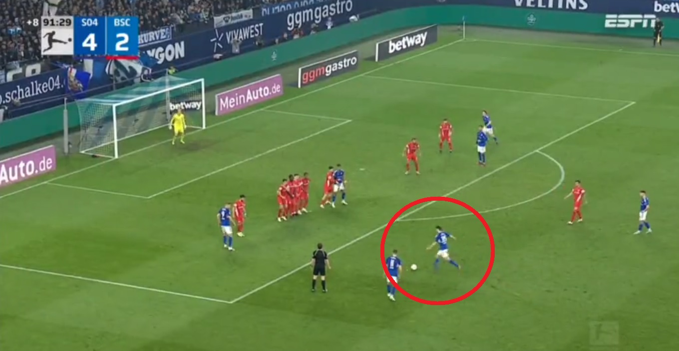 Marcin Kamiński strzelił gola z wolnego w Bundeslidze! Schalke bije Herthę w meczu na dnie tabeli [WIDEO]