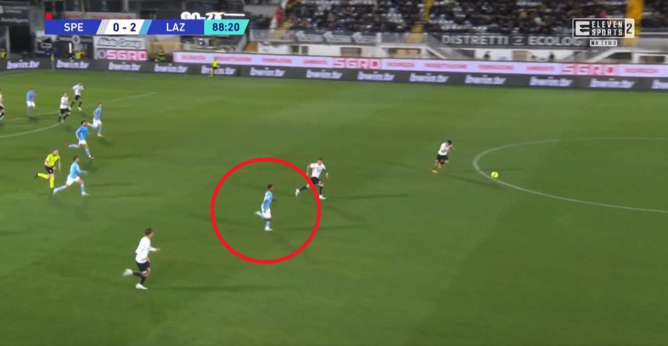 Piłkarz Lazio ruszył jak sprinter! Niezwykły rajd i gol w meczu z "polską" Spezią [WIDEO]