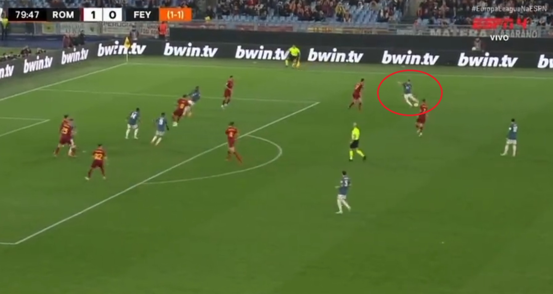 Asysta Sebastiana Szymańskiego w ćwierćfinale Ligi Europy! Świetne podanie Polaka w starciu z AS Romą [WIDEO]